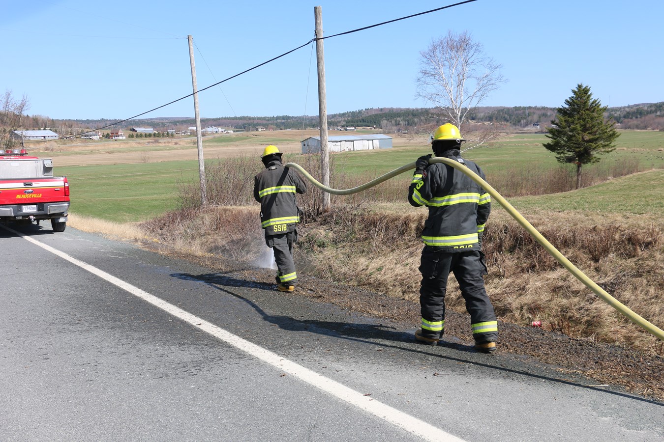 Feu d'herbe à Beauceville