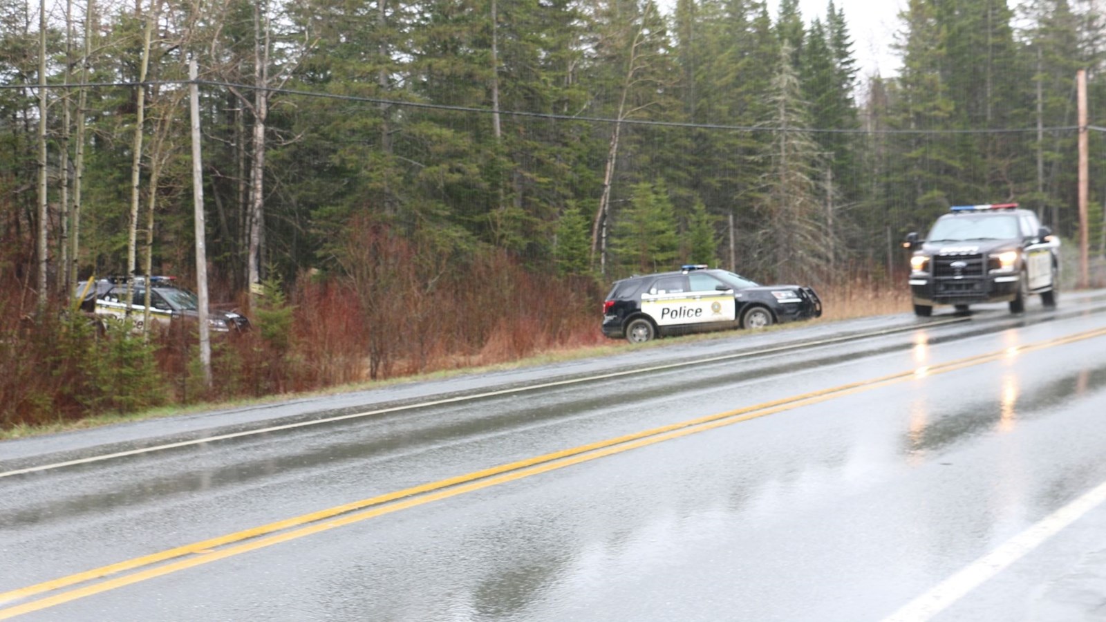 L'opération policière à Lac-Etchemin toujours en cours