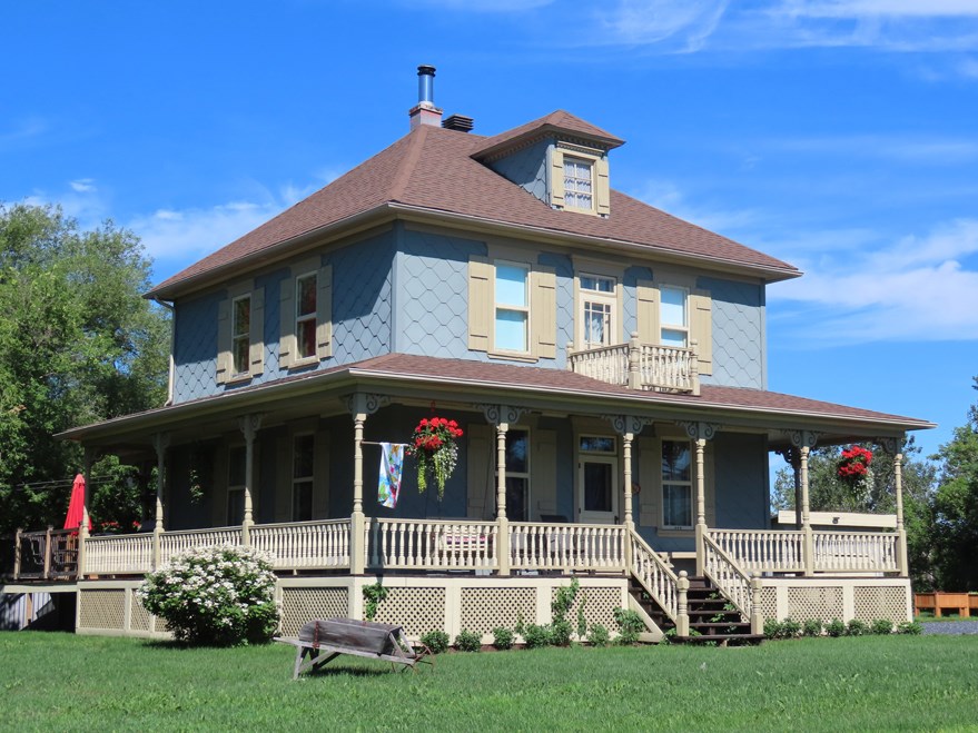 Cette maison ancienne est située à Saint-Martin.