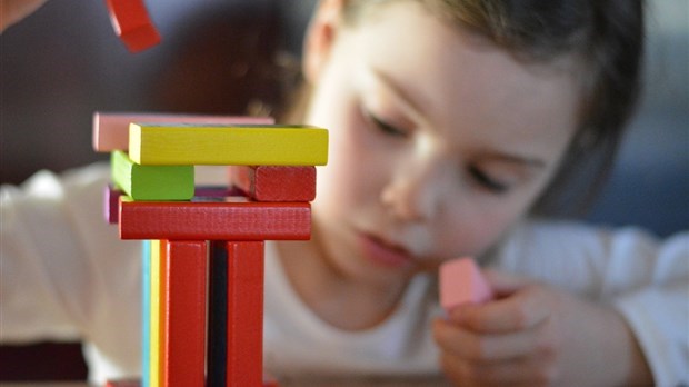 Manque de places en services de garde éducatifs à l’enfance : un recul majeur pour les femmes