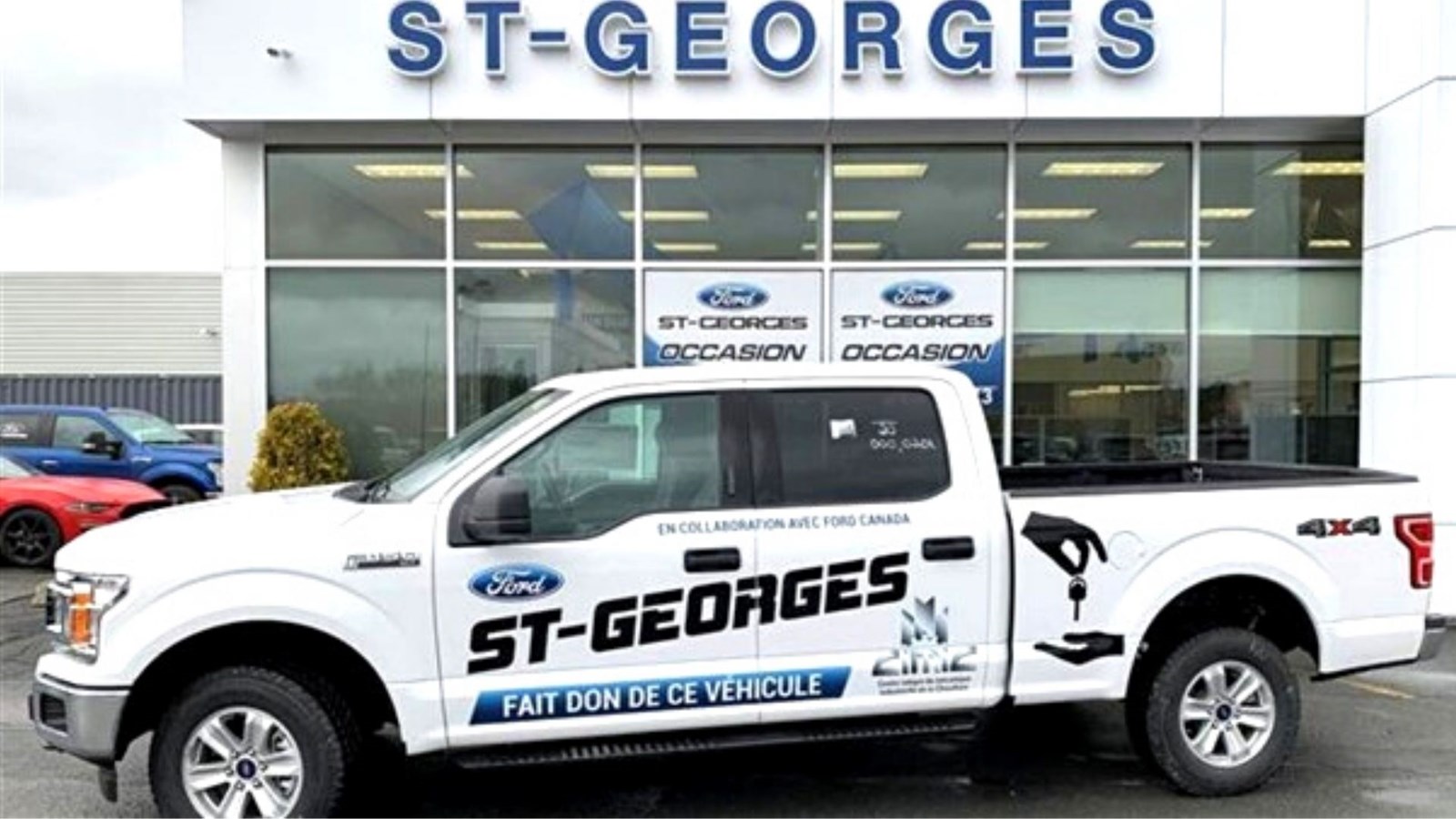 Une belle camionnette Ford pour les étudiants du CIMIC