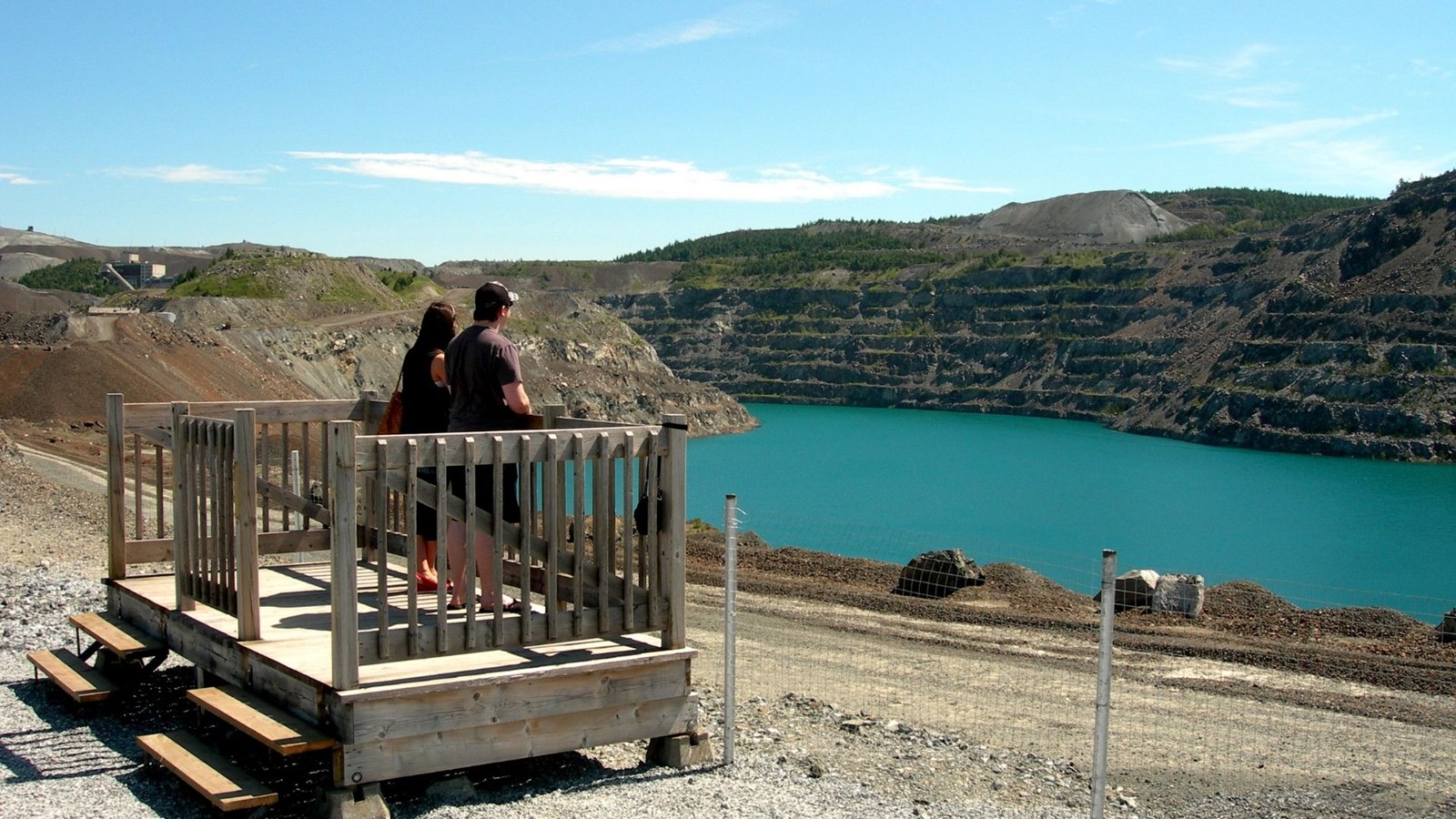L’attrait des lacs bleus : cinq sites d'observation autorisés seulement