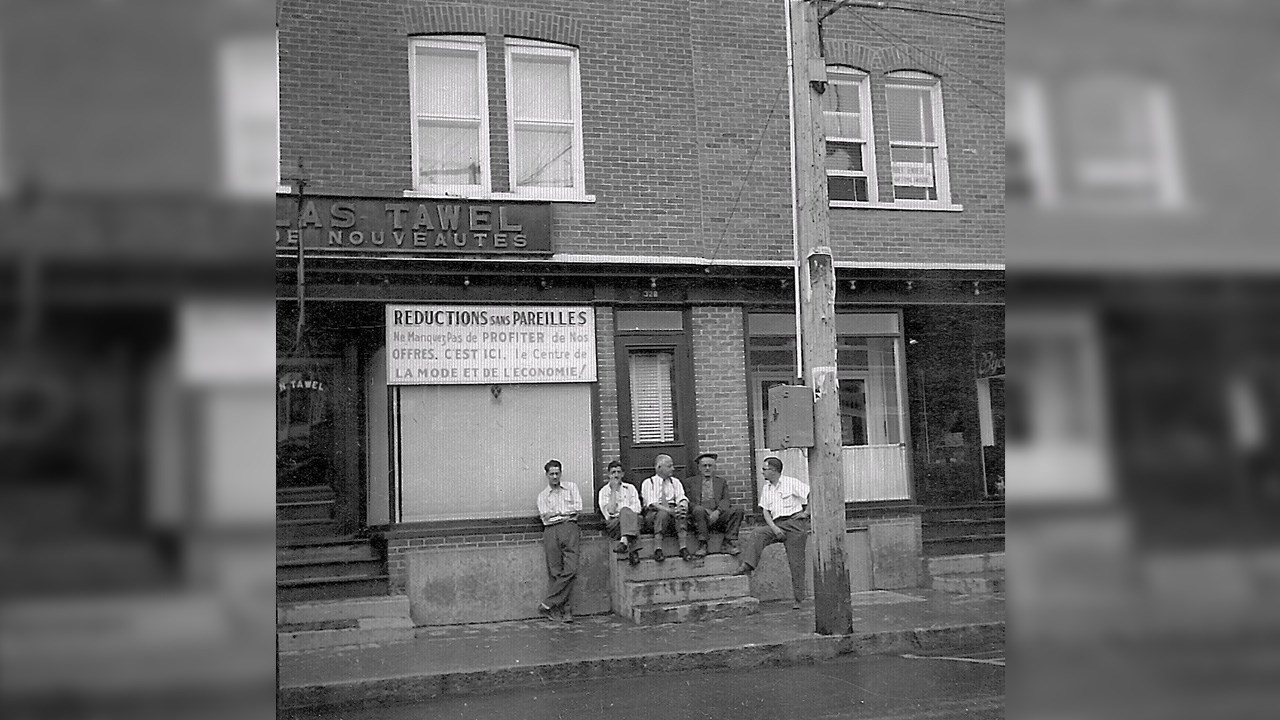 L'édifice Tawel déménagé à Jersey-Mills en 1957