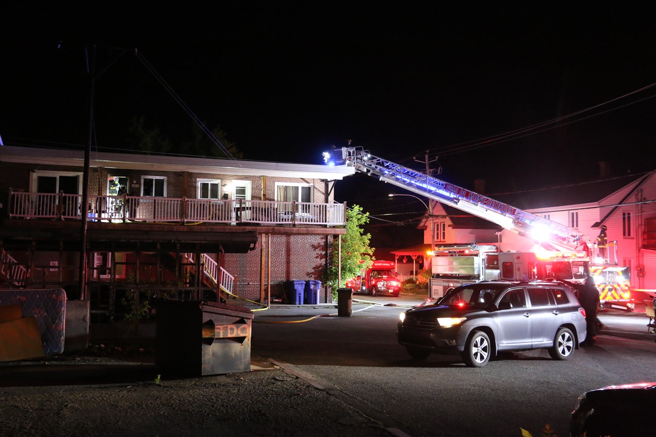 Incendie suspect dans un édifice à logements à Saint-Georges Ouest