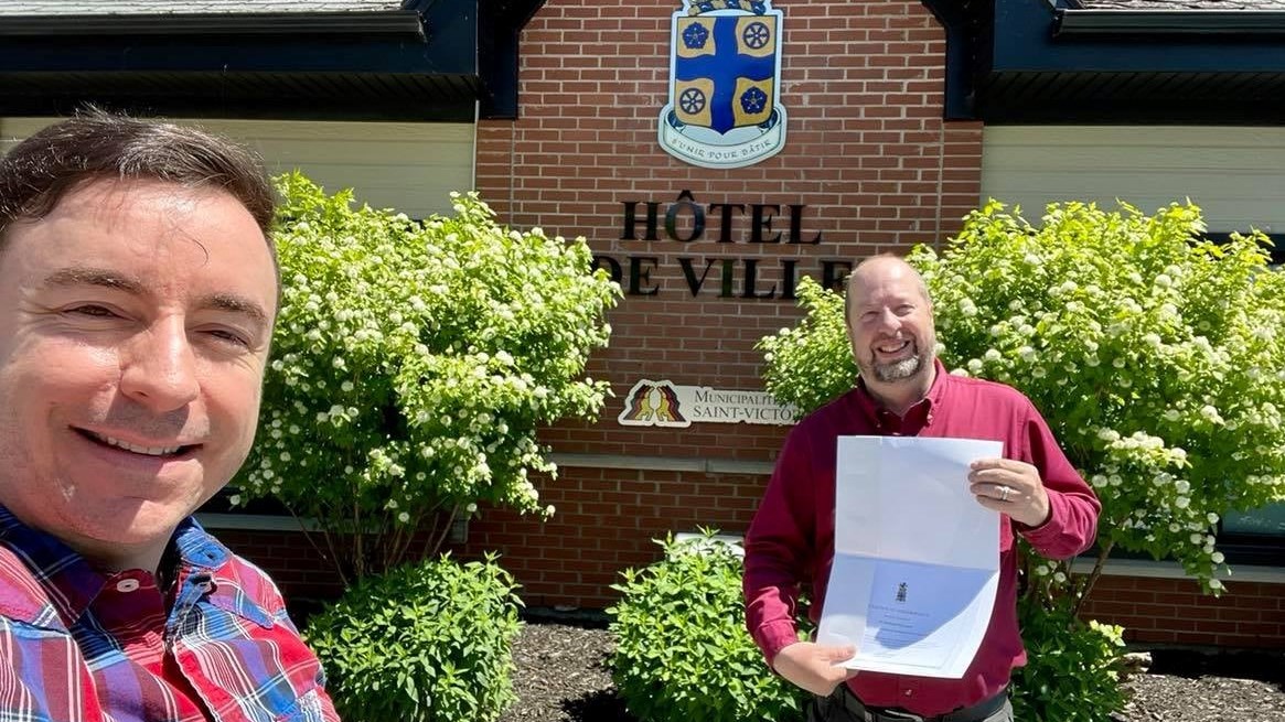 Jonathan V. Bolduc a remis le certificat honorifique cette semaine à Saint-Victor.