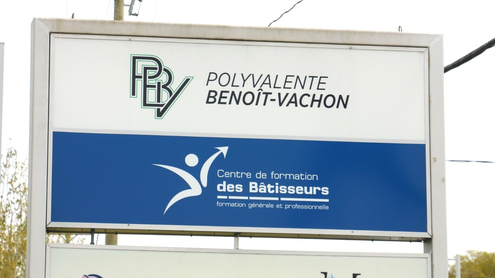 COVID-19: 99 élèves en isolement à la polyvalente Benoit-Vachon