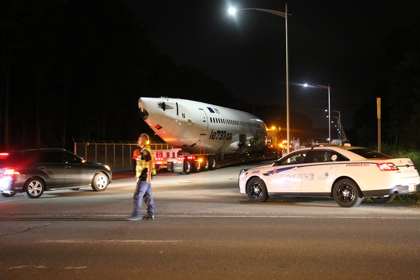 Un Boeing 737 transporté par voie terrestre vendredi soir