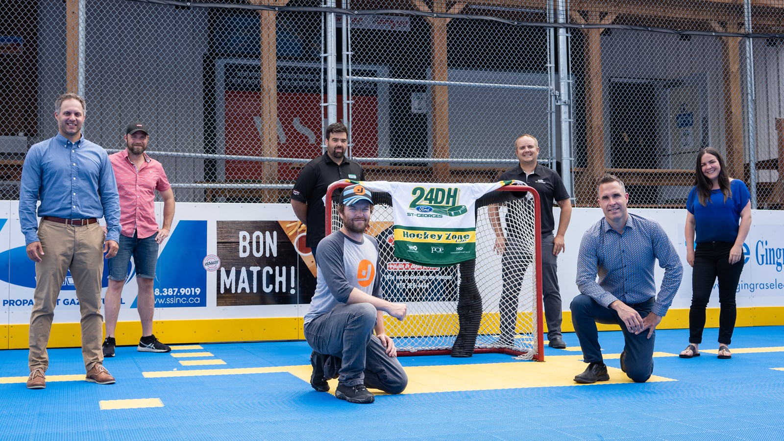 Vincent Doyon, Louis Larochelle, François Bégin, Michaël Gilbert (propriétaire de DekHockey Saint-Georges.), Carl Breton, Jean-François Vachon (directeur général de St-Georges Ford) et Maryse Rodrigue.