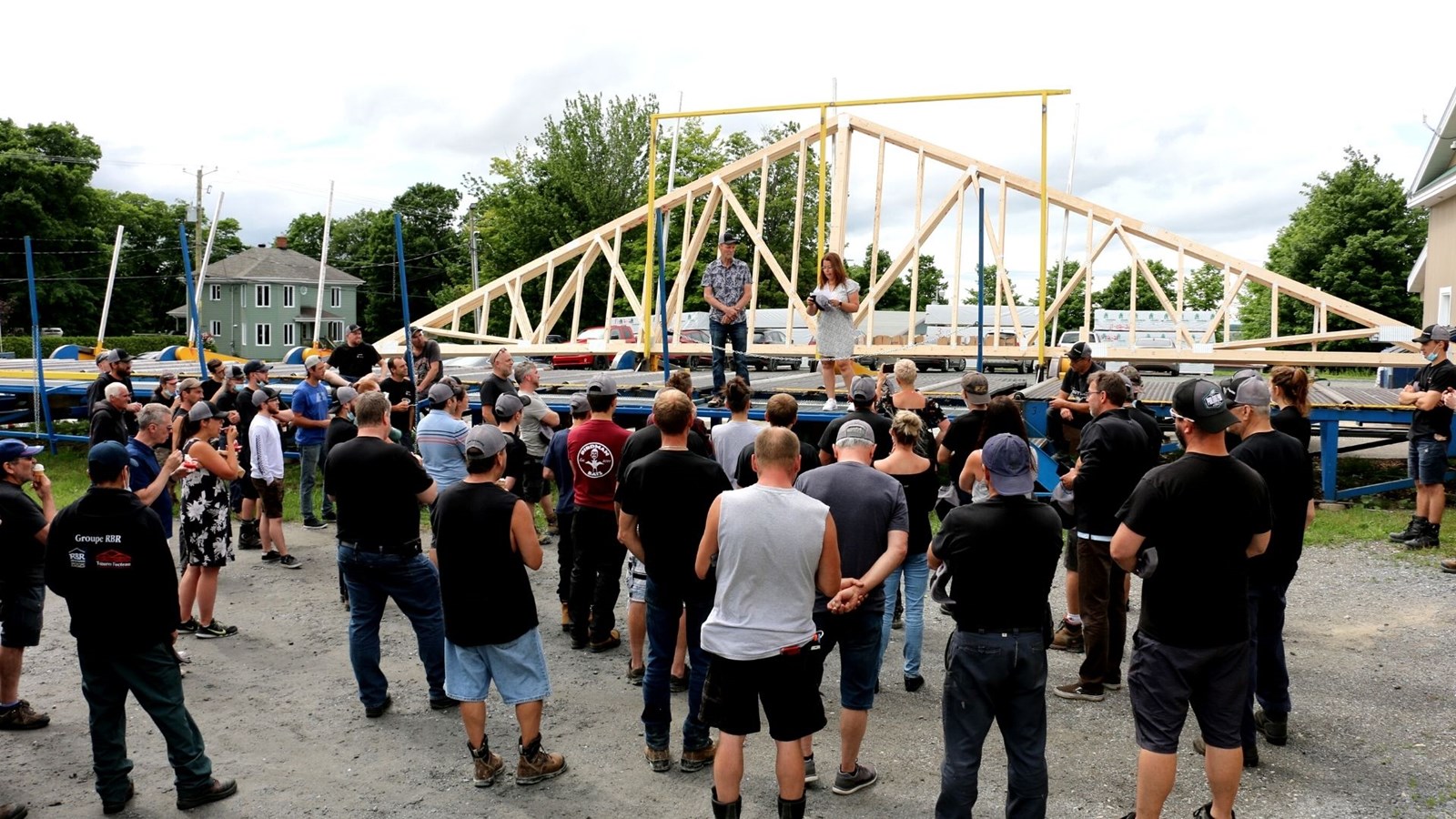 Groupe RBR installe des défibrillateurs dans ses usines