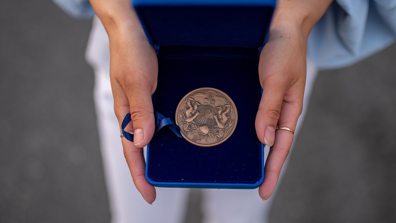 Julianne Tremblay obtient la médaille académique du gouverneur général