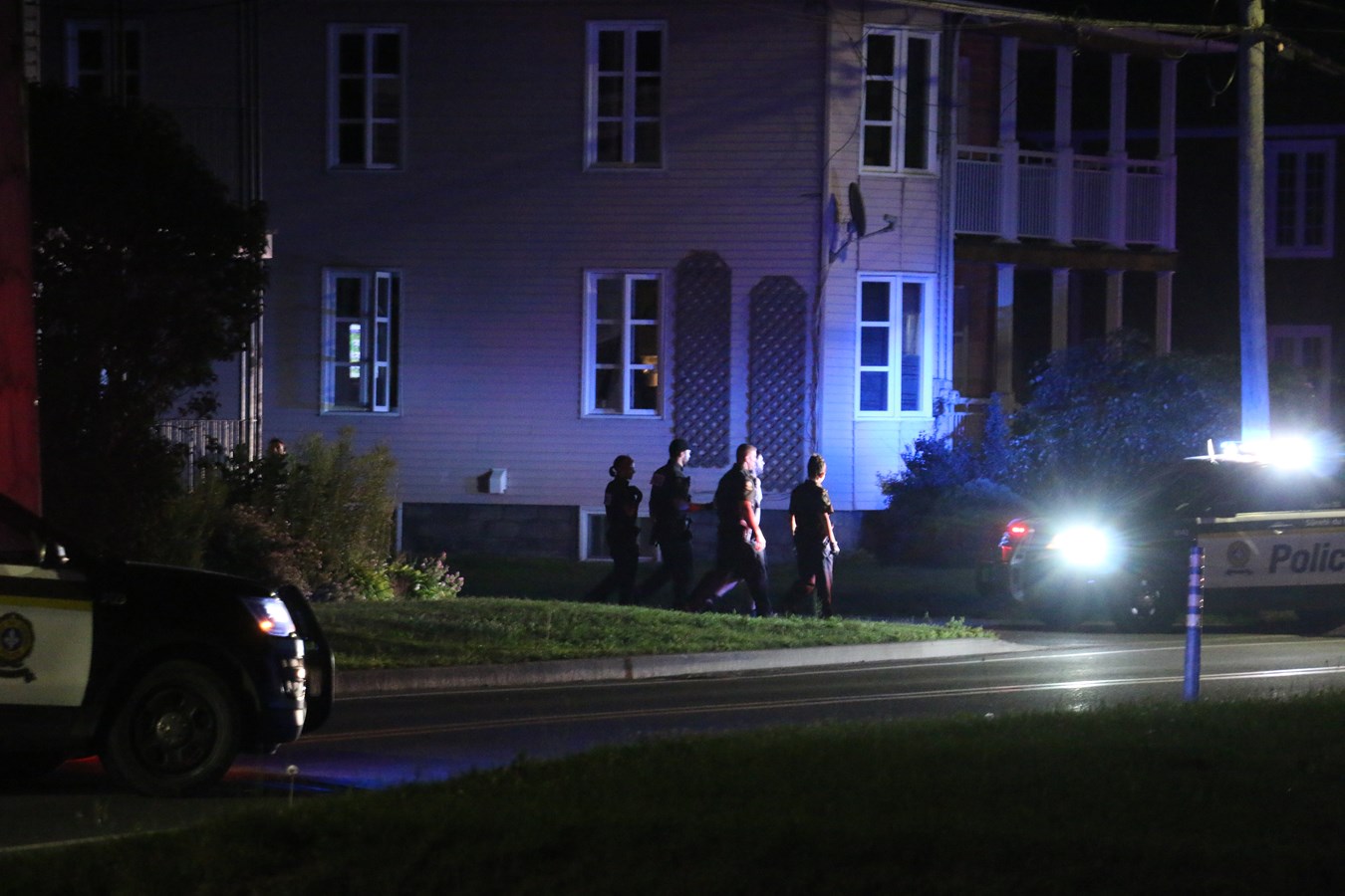 Un homme désorganisé s'est rendu après s'être barricadé chez lui