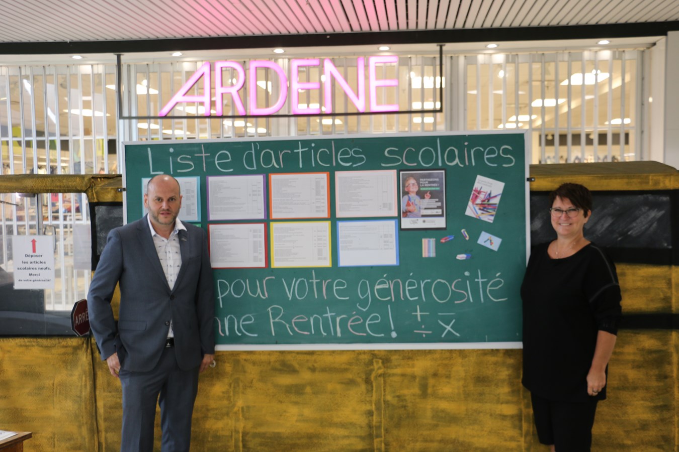 Gilbert Brochu et Luce Lacroix, directrice générale de la Maison de la famille
