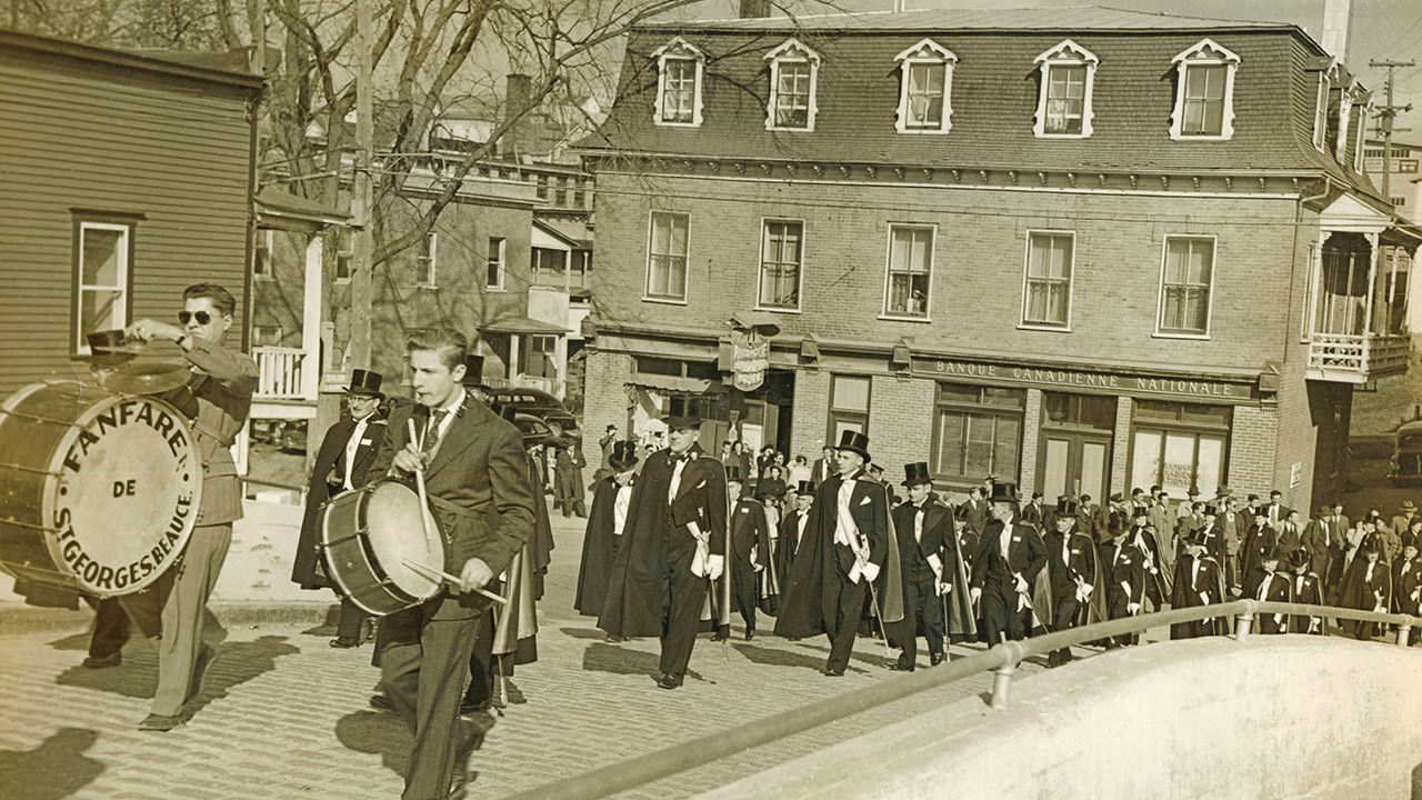 Parades, défilés et processions il y a 75 ans