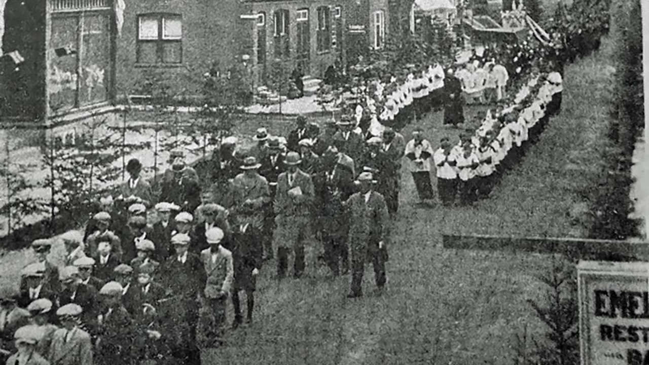 Parades, défilés et processions il y a 75 ans