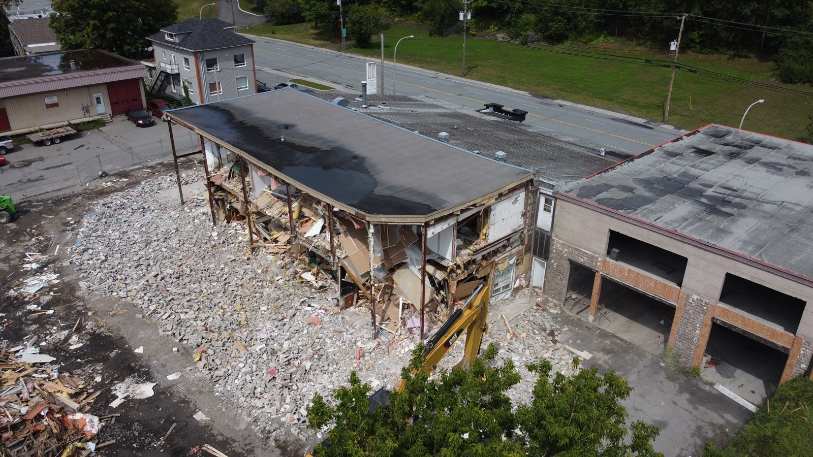 La démolition du restaurant Pizza Wow commençait aujourd'hui à Beauceville