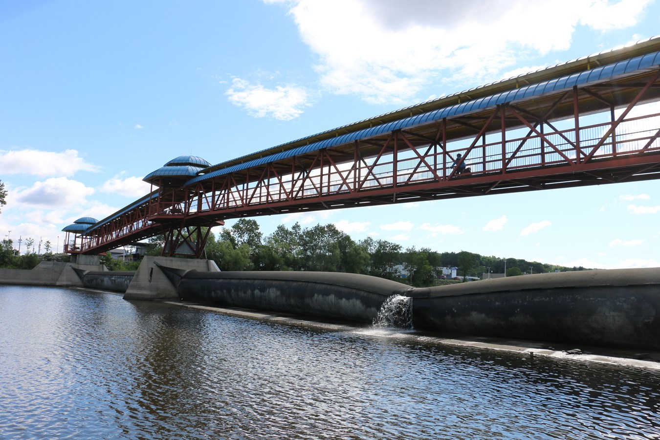 Passerelle Canam/Boa-Franc lors de la mise en marche du barrage gonflable