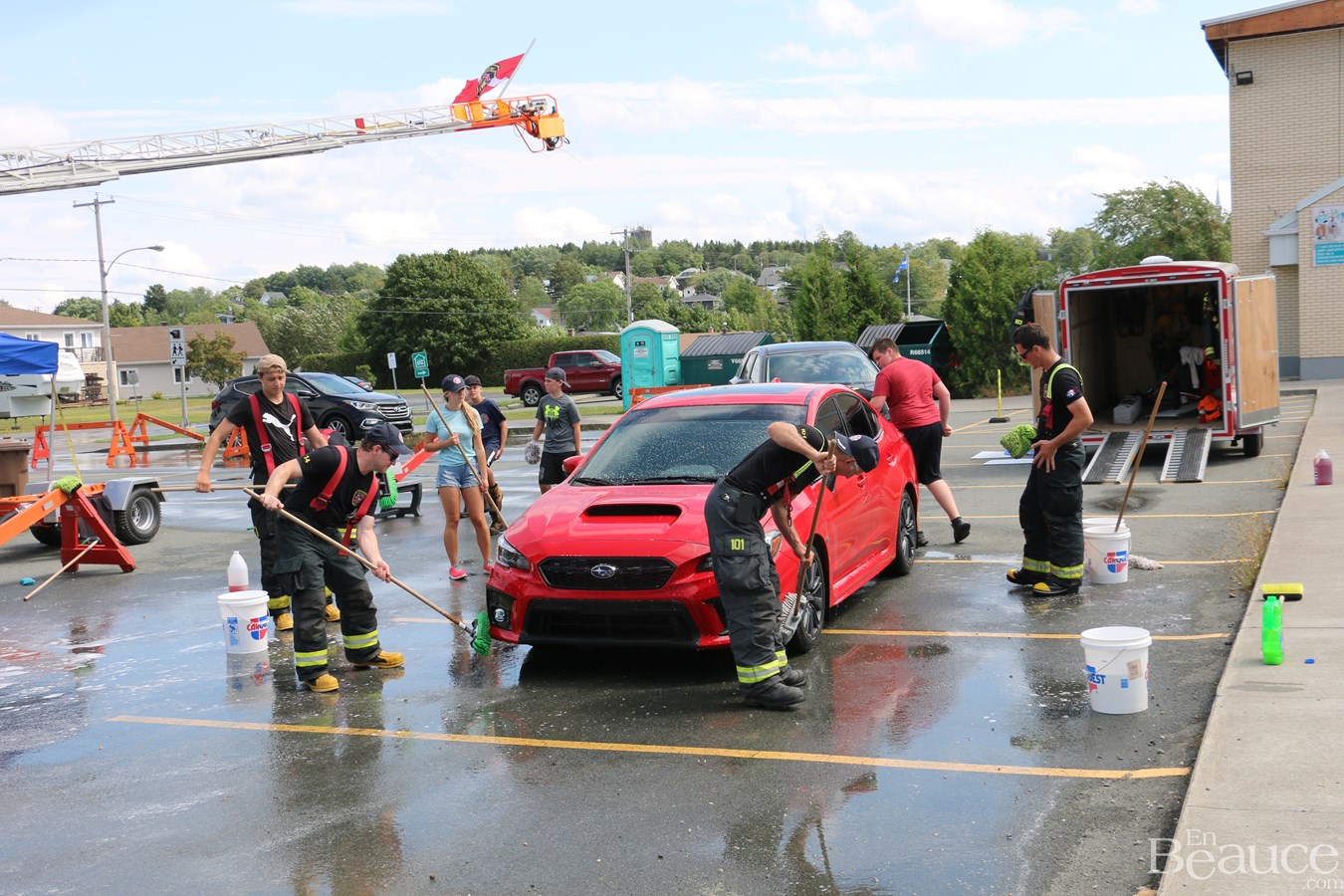 Un record battu pour le 3e lave-auto des pompiers d'East-Broughton