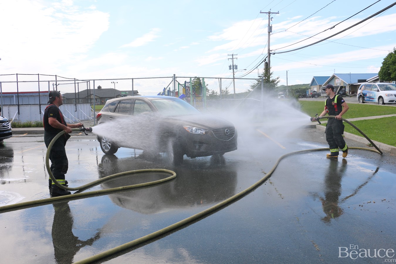 Un record battu pour le 3e lave-auto des pompiers d'East-Broughton