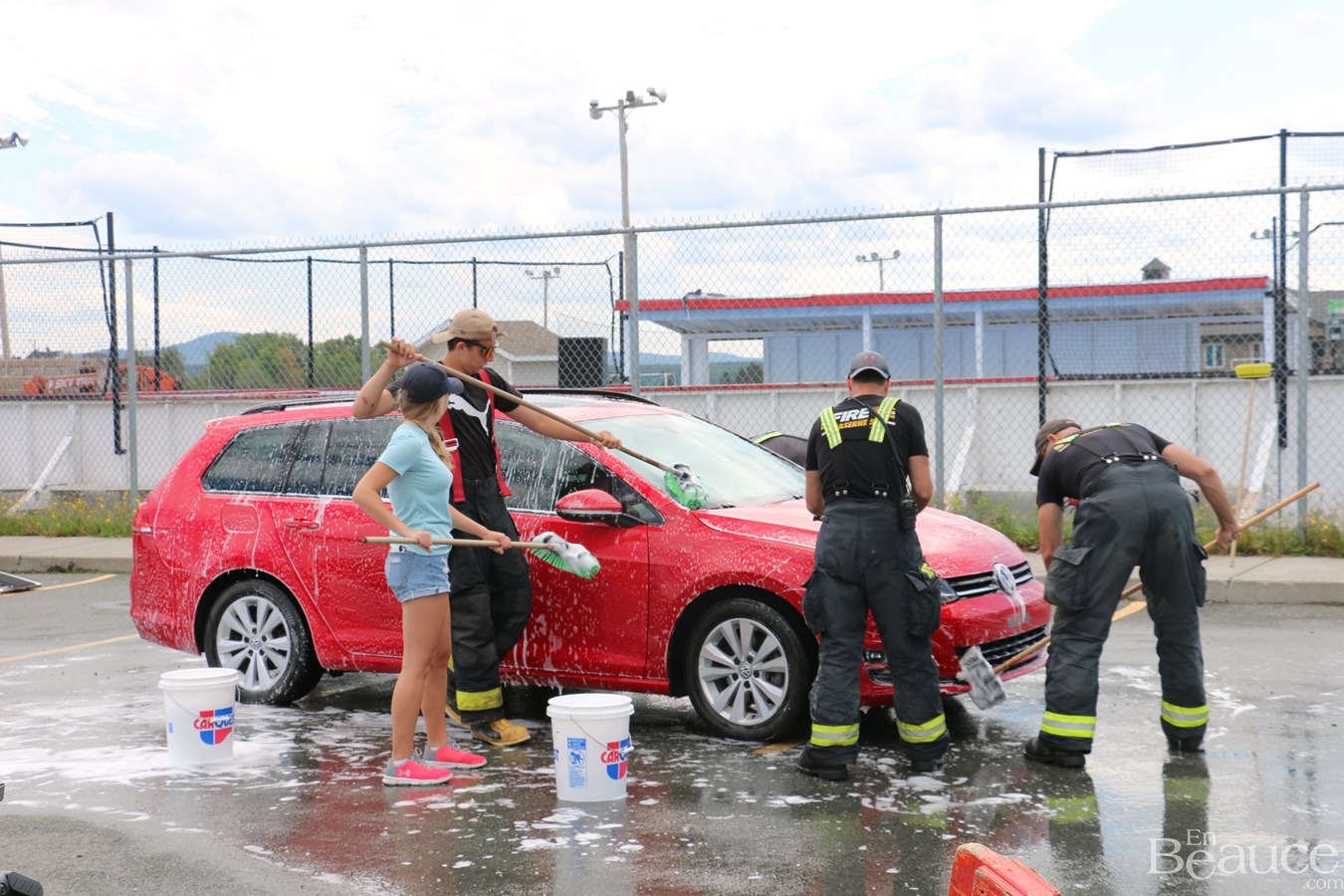 Un record battu pour le 3e lave-auto des pompiers d'East-Broughton