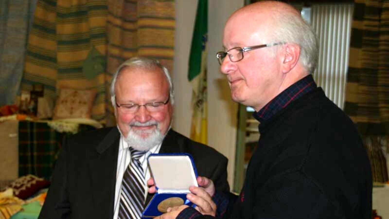 En 2009, il reçoit la Médaille de l’Assemblée nationale du Québec des mains du député de Beauce-Nord de l'époque, Janvier Grondin.