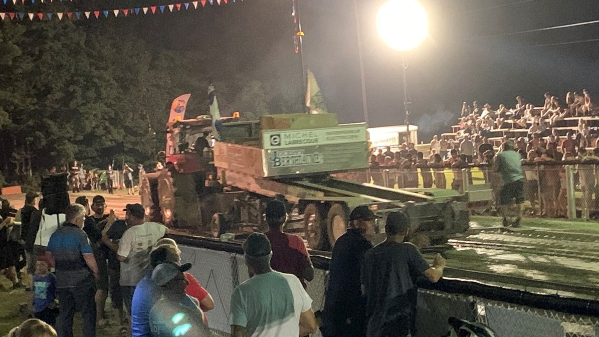 Retour en images sur la grande tire de tracteurs à Saint-Bernard