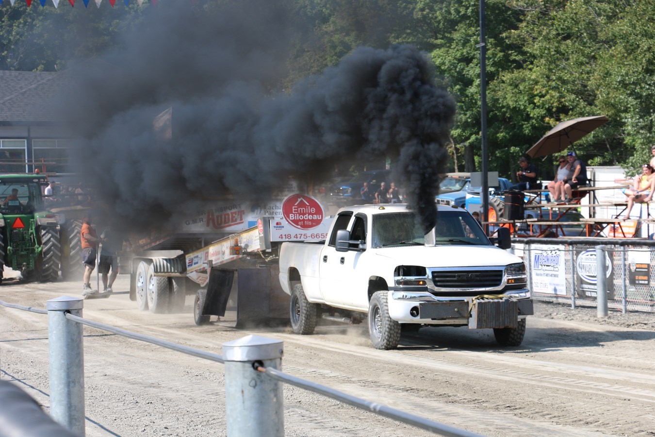 Retour en images sur la grande tire de tracteurs à Saint-Bernard