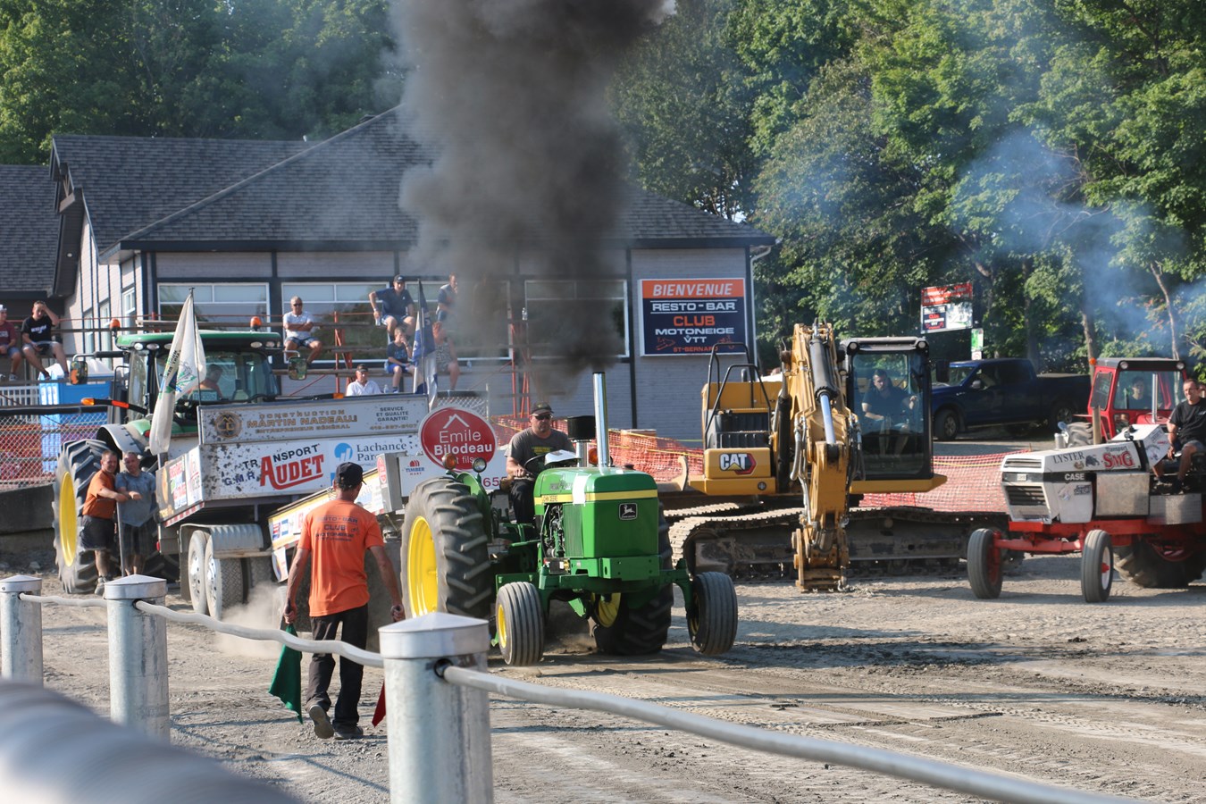 Retour en images sur la grande tire de tracteurs à Saint-Bernard