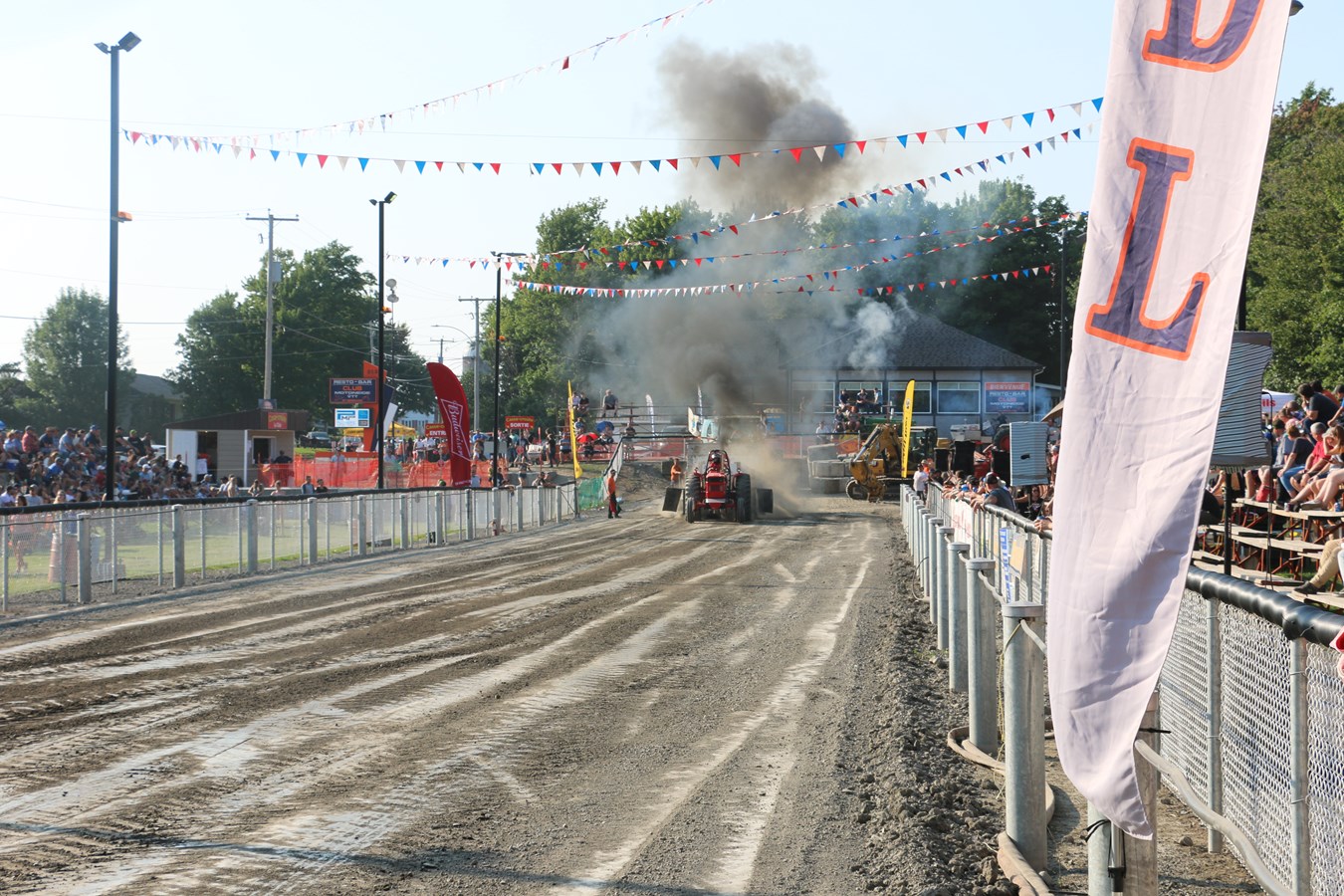 Retour en images sur la grande tire de tracteurs à Saint-Bernard