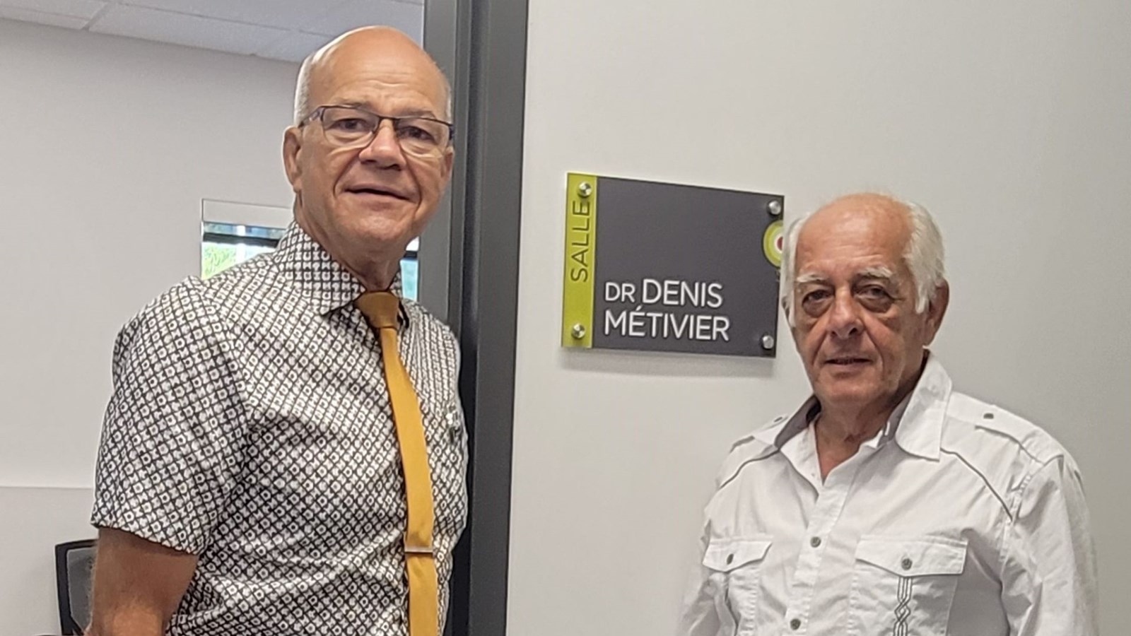 Benoît Paré, président du CA de la Coopérative et Dr Denis Métivier