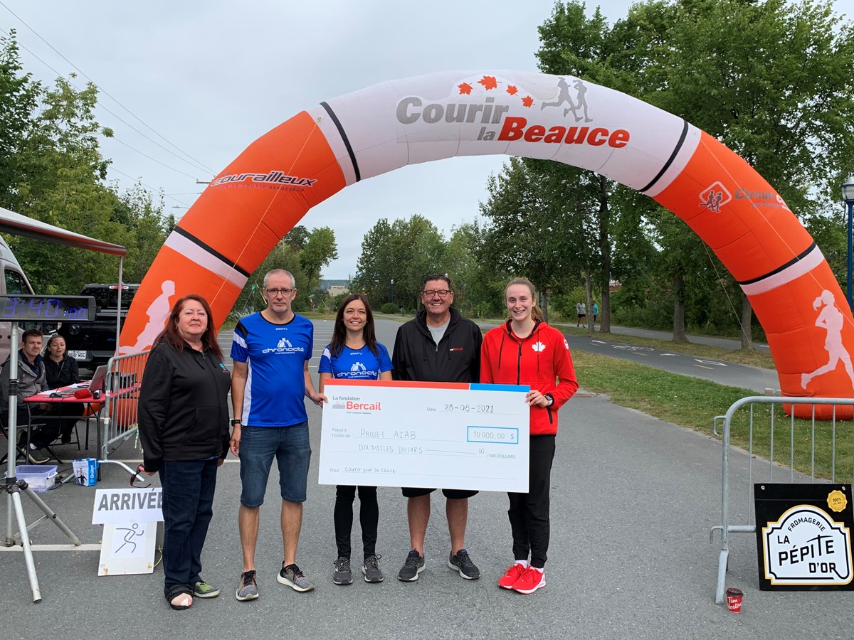 Courir pour la cause rapporte 10 000 $ à la Fondation Au Bercail