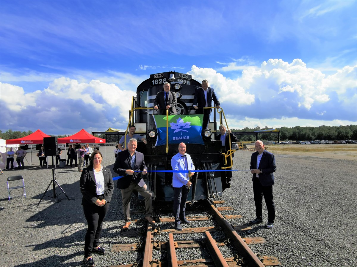 Isabelle Lecours, Nelson Grenier, Béland Audet, Claude Drouin, Olivier Dumais, Luc Provençal, François Jacques et Gaétan Vachon