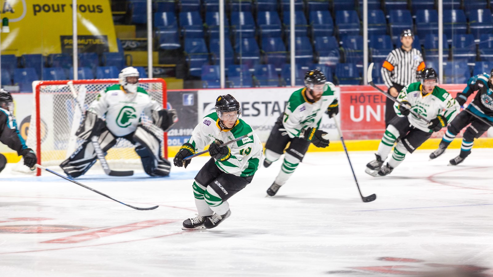 Une belle victoire pour le match inaugural des Condors hockey