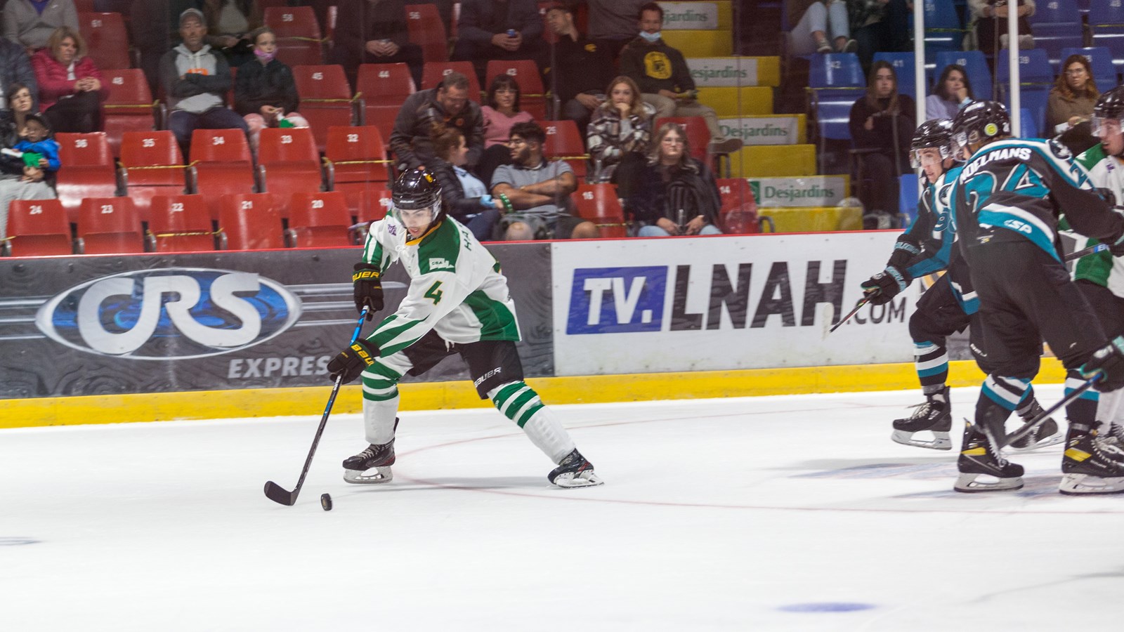 Une belle victoire pour le match inaugural des Condors hockey