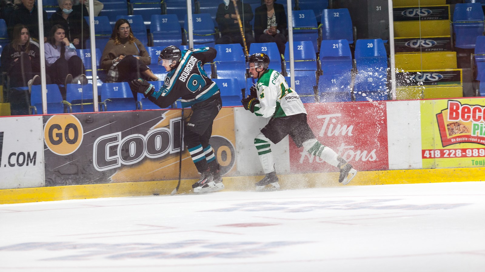 Une belle victoire pour le match inaugural des Condors hockey