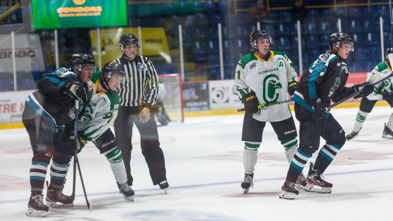 Une belle victoire pour le match inaugural des Condors hockey