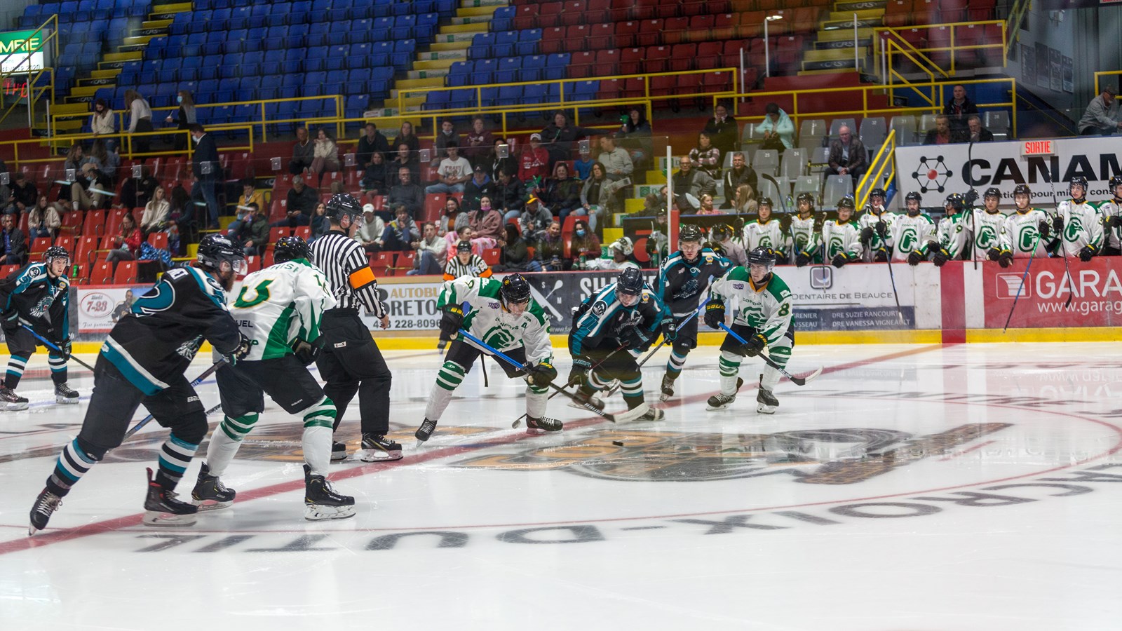Une belle victoire pour le match inaugural des Condors hockey