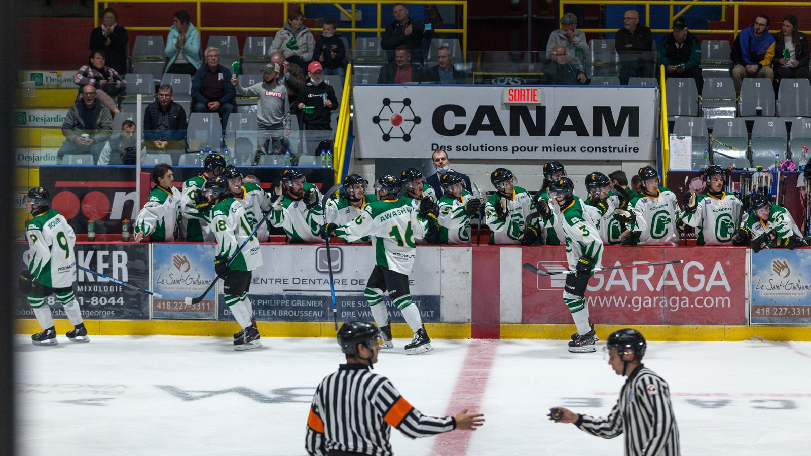 Une belle victoire pour le match inaugural des Condors hockey