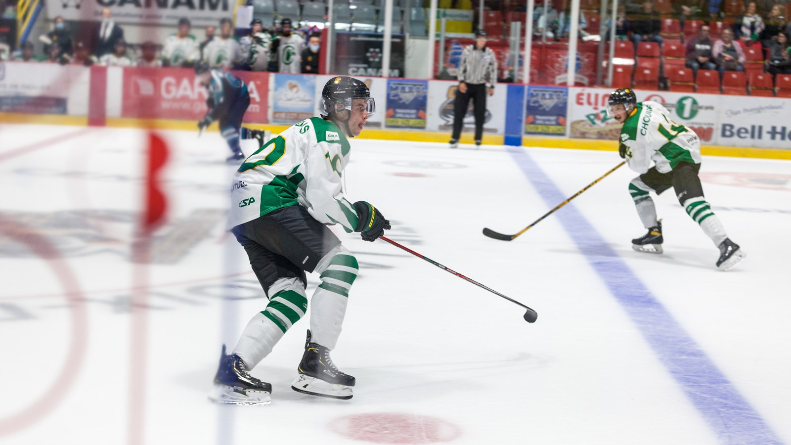 Une belle victoire pour le match inaugural des Condors hockey