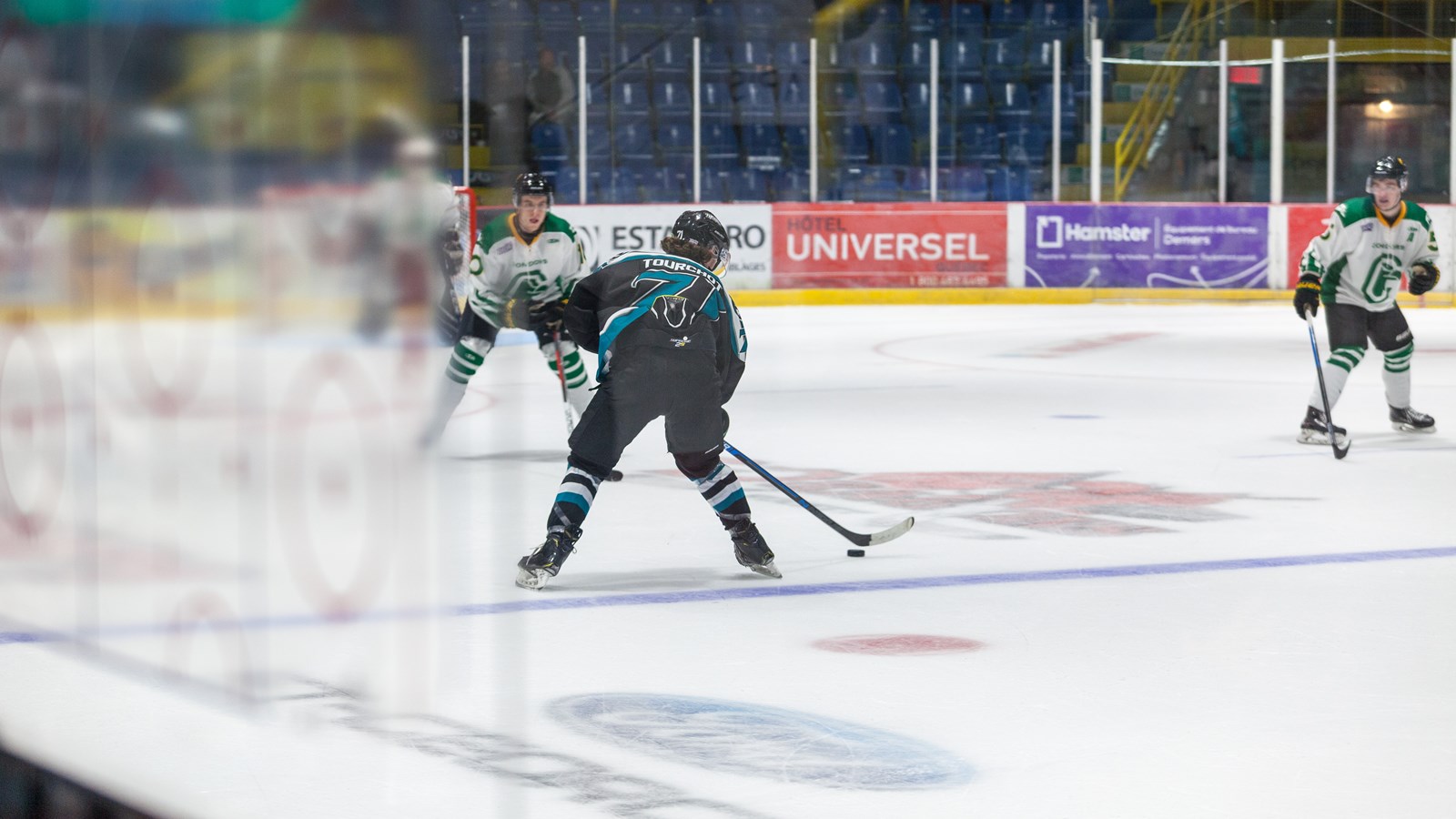 Une belle victoire pour le match inaugural des Condors hockey