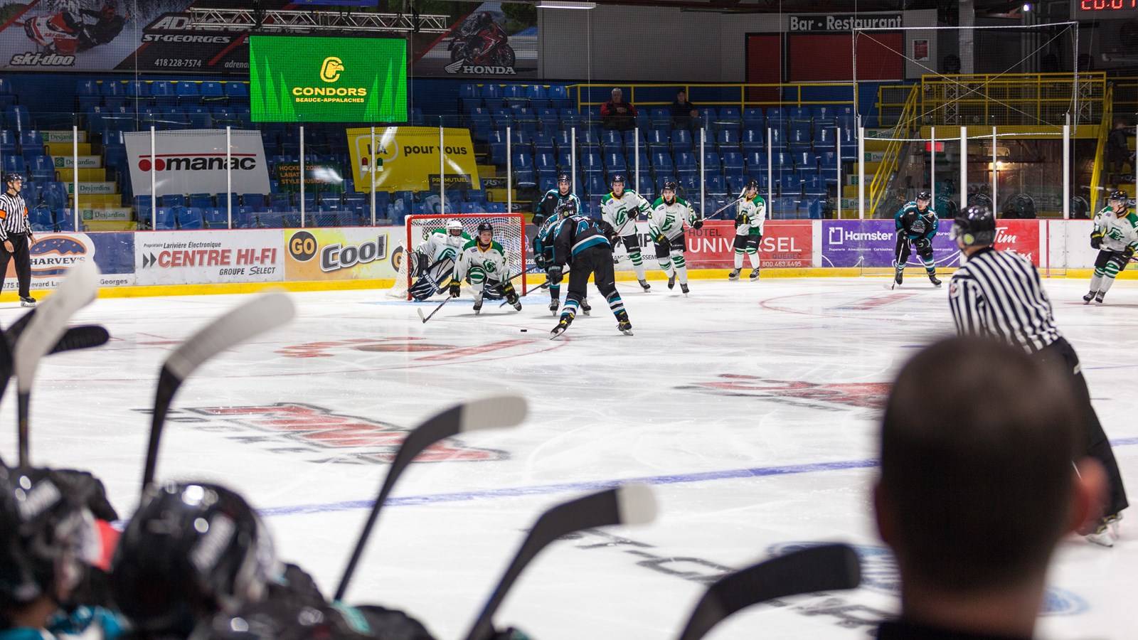 Une belle victoire pour le match inaugural des Condors hockey