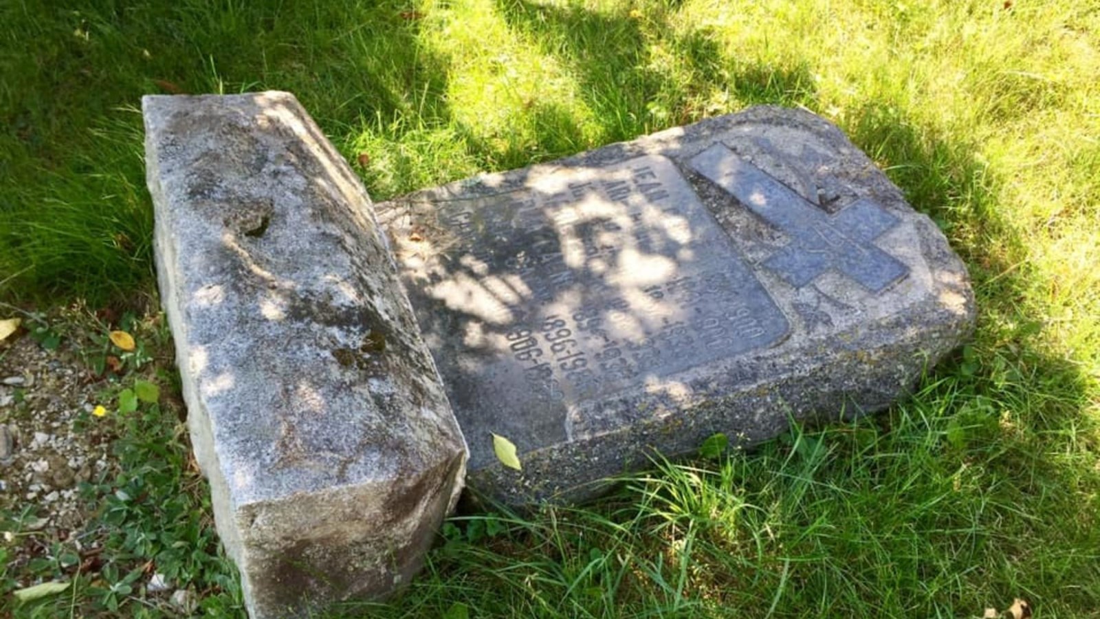 Vandalisme au cimetière de l'église Saint-Georges