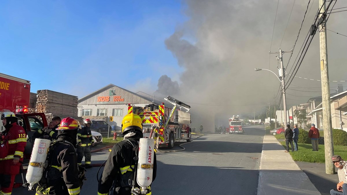Un important incendie à l'entreprise Séchoirs de Beauce