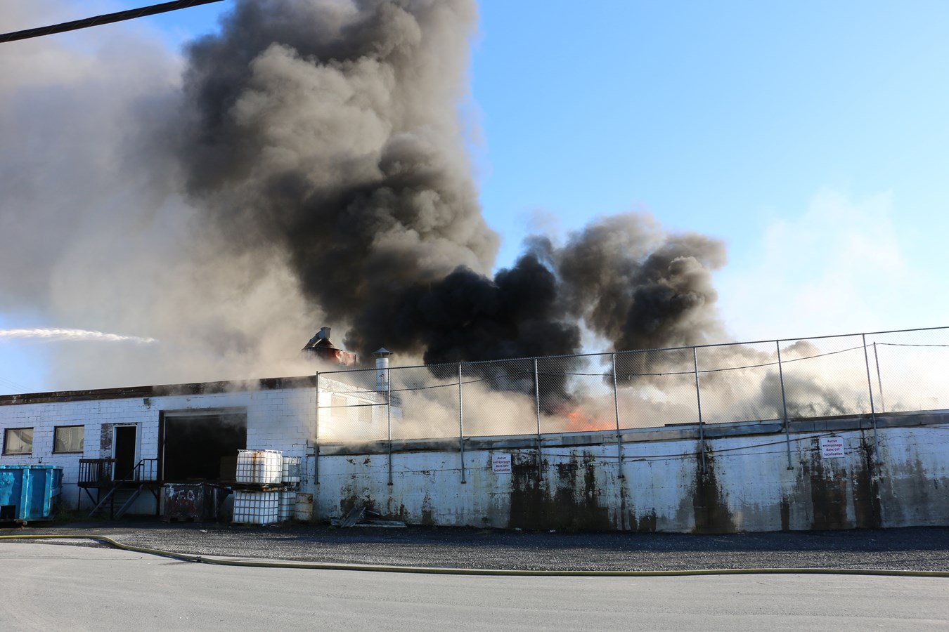 Huit personnes blessées dans l'incendie chez Séchoirs de Beauce