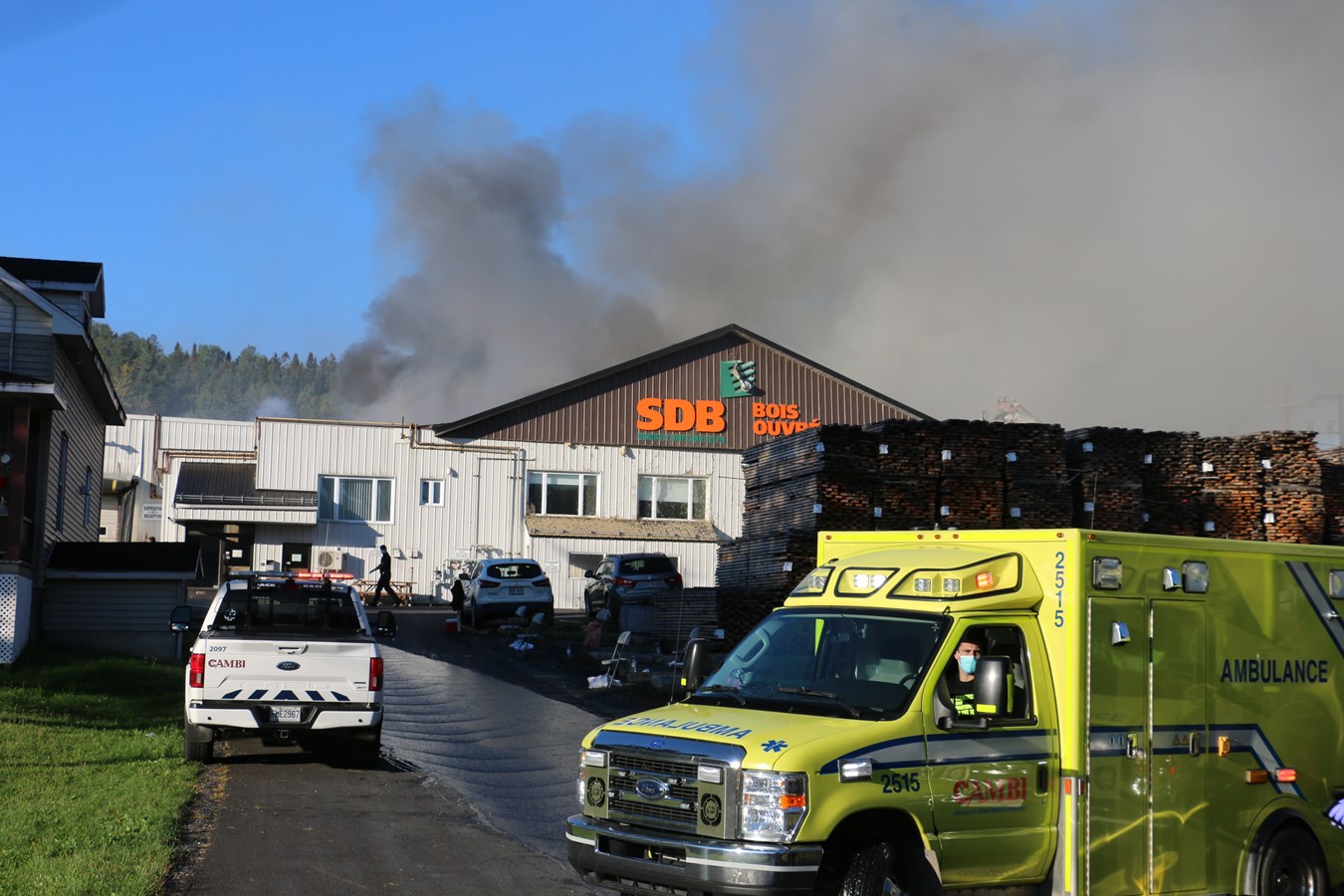 Huit personnes blessées dans l'incendie chez Séchoirs de Beauce