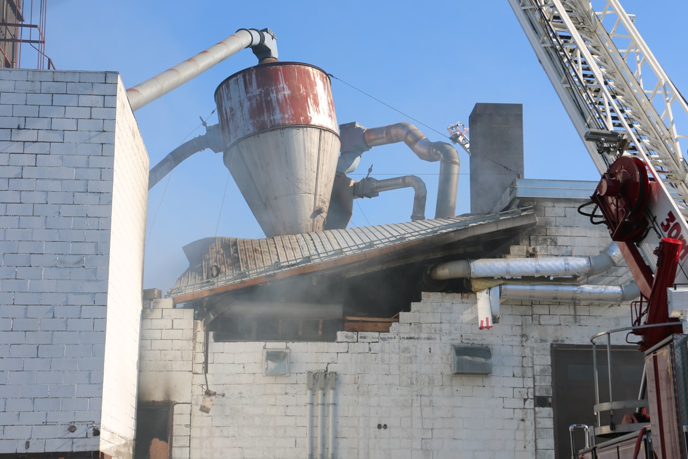 Incendie aux Séchoirs de Beauce: l'eau pompée à même la rivière Chaudière
