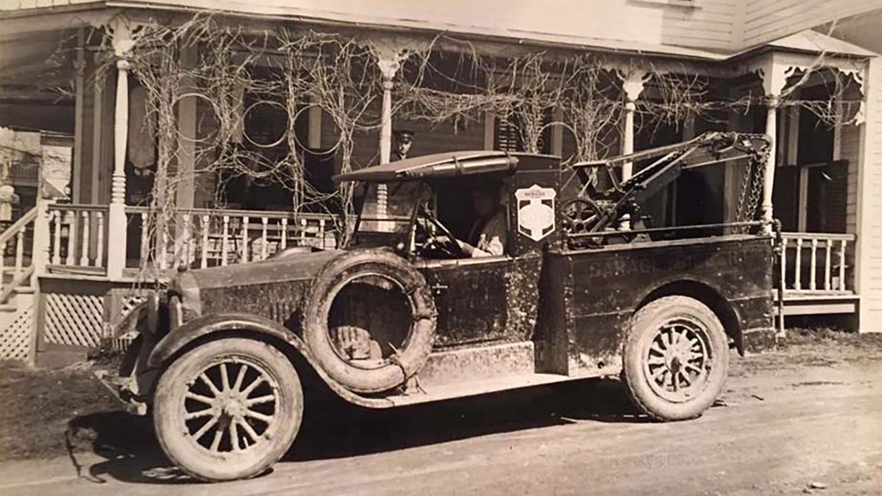 Le garagiste J. Adalbert Gilbert, un mécanicien passionné