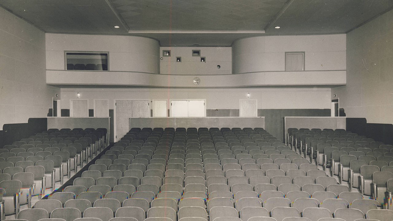 Le Théâtre Royal du boulevard Dionne dans l'ouest