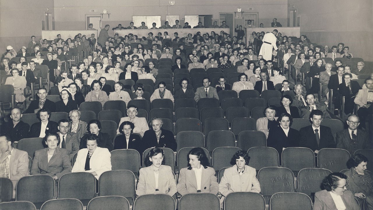 Le Théâtre Royal du boulevard Dionne dans l'ouest