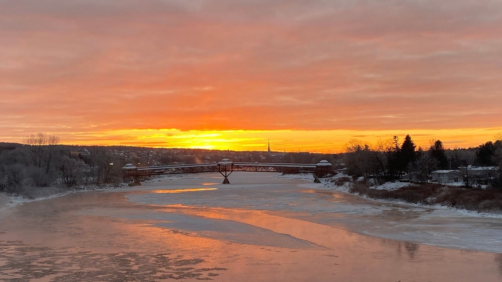 Lever de soleil sur Saint-Georges.
