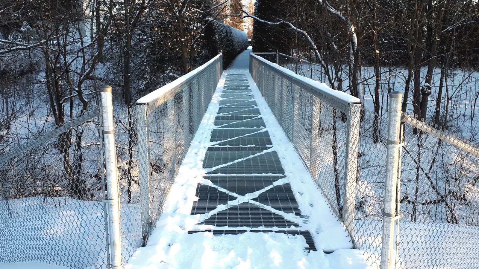 La passerelle du Parc Carter à Sainte-Marie.